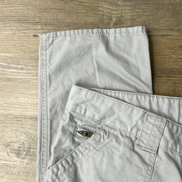 Gap Factory Women’s Mid Rise Grey Crop Capri, size 8 - Picture 3 of 12